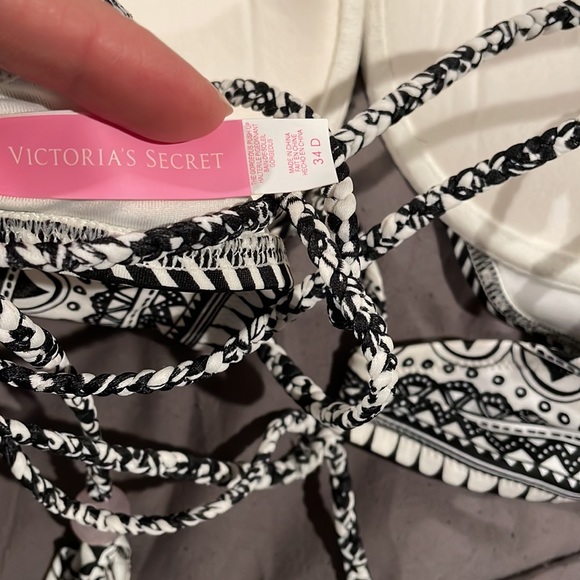 Victoria’s Secret bikini swim top. 34D - Picture 6 of 7